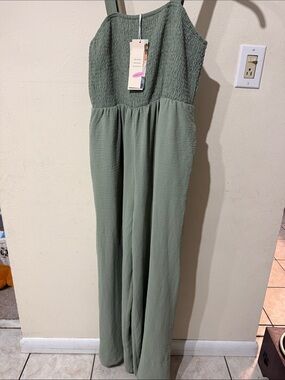 NWT Smocked Bodice Wide-Leg Jumpsuit in Sage Green Pockets